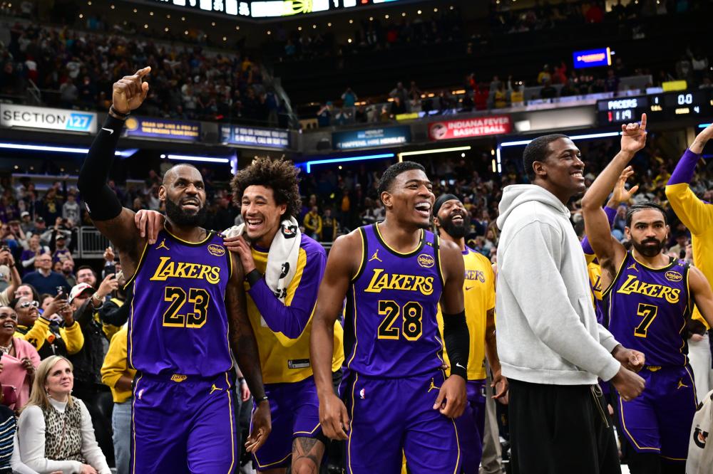 他并没有穿 他并没有穿