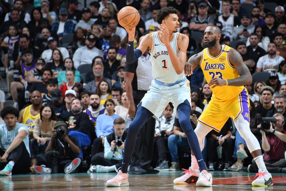 与进攻端的 与进攻端的